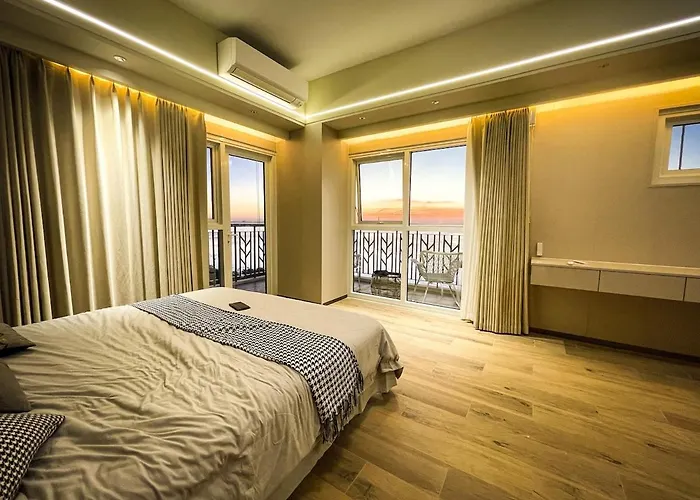 Modern 2br Beside Okada With Sunset View Apartamento Manila