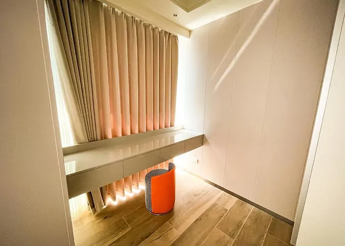 Modern 2br Beside Okada With Sunset View Apartamento