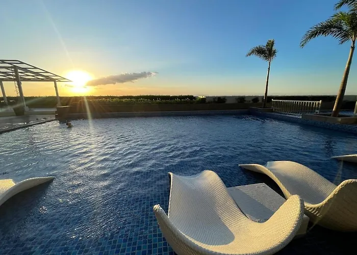 Modern 2br Beside Okada With Sunset View Apartamento *
