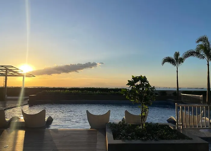 Modern 2br Beside Okada With Sunset View Apartamento