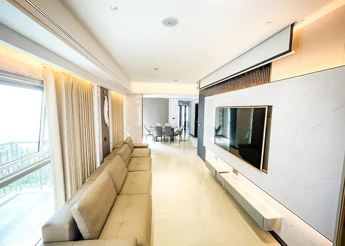Modern 2br Beside Okada With Sunset View Apartamento