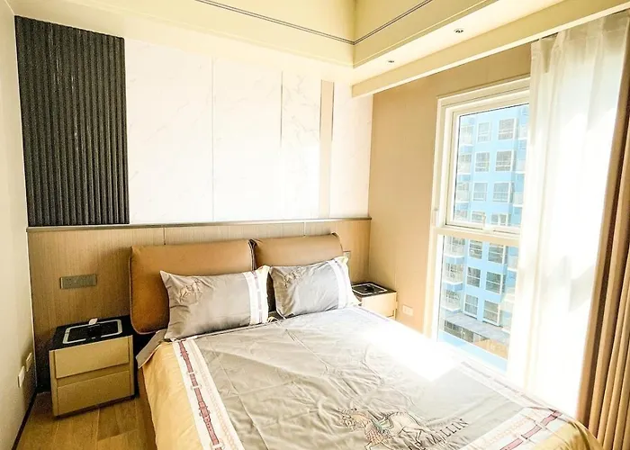 Modern 2br Beside Okada With Sunset View Apartamento