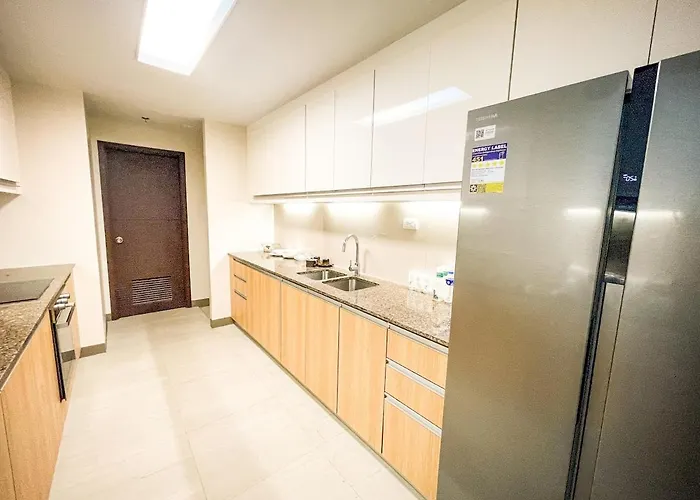 Modern 2br Beside Okada With Sunset View Apartamento *