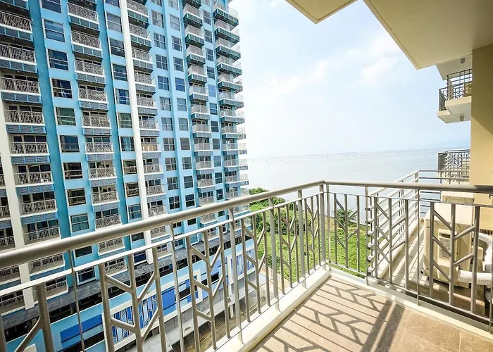 Modern 2br Beside Okada With Sunset View Apartamento