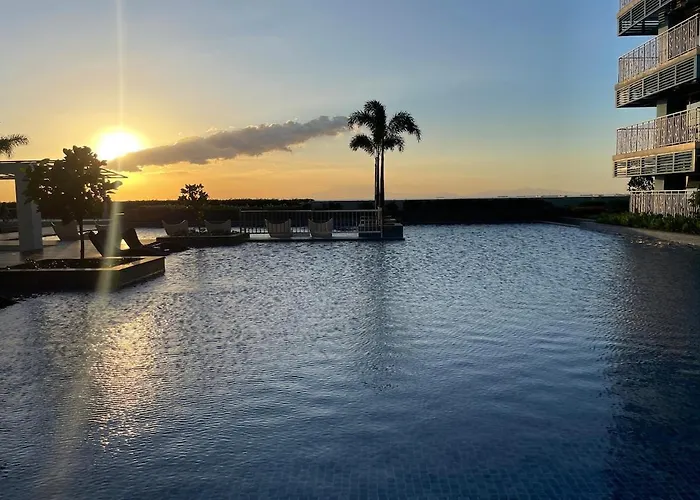 Apartamento Modern 2br Beside Okada With Sunset View